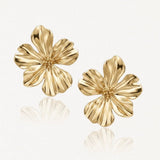 Boucles d'oreilles dorées en acier inoxydable, design fleur à 5 pétales ondulés et centre texturé.