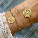 Bracelet chaîne fine maillons entrelacés Agostina présenté dans son coffret cadeau Maison de l'Amour.