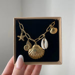 Bracelet thème mer Coralia présenté dans son écrin cadeau Maison de l'Amour.