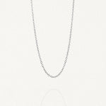 Chaîne fine argentée MAISON DE L'AMOUR, bijou basique résistant à l'eau et hypoallergénique.
