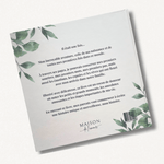 Présentation du livre souvenir de naissance pour conserver l'histoire de bébé.